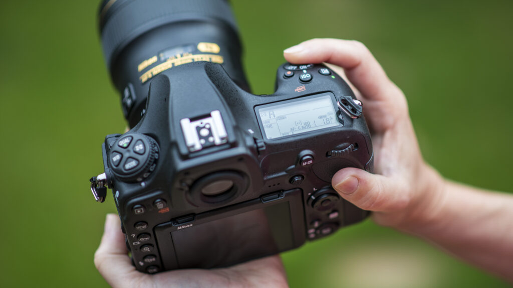60s tìm hiểu cách setup ISO trên máy Nikon dễ dàng 3 1553832386354 3162851