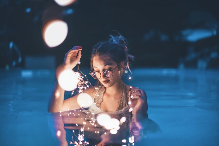 anh loe sang nhan tao