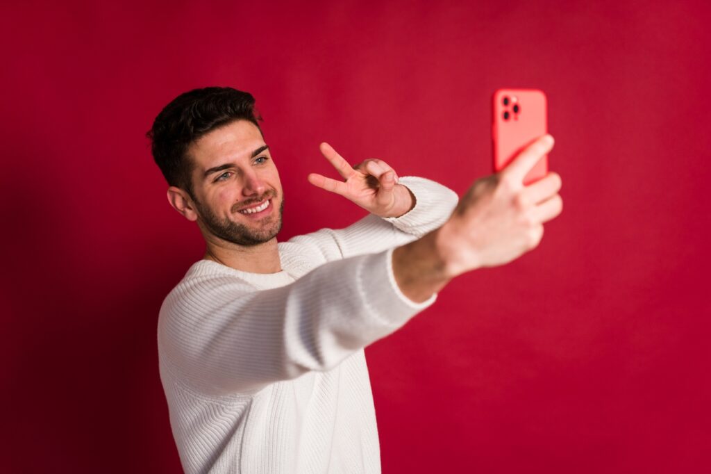 Chụp Selfie Sai Cách Khiến Bạn Già Hơn Cả Chục Tuổi 5 chụp selfie4